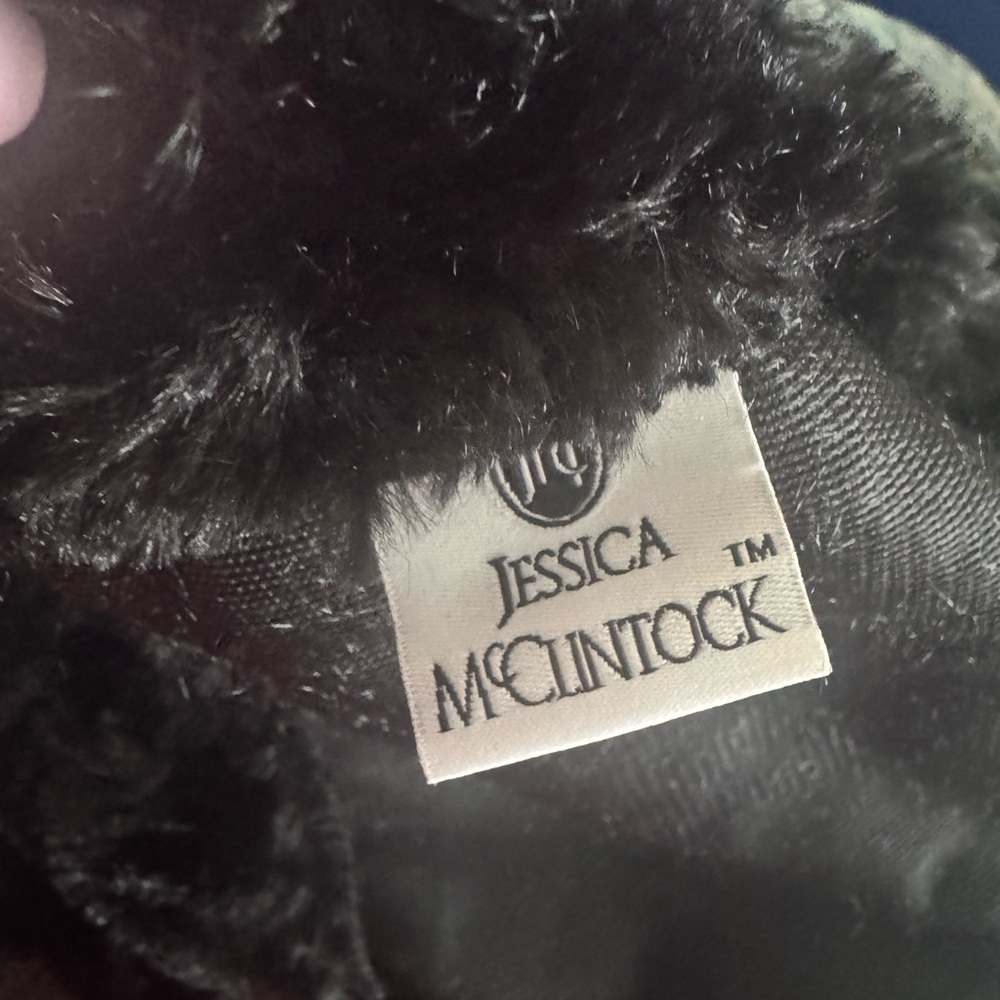 Jessica Black Faux Fur Cape - Picture 5 of 8